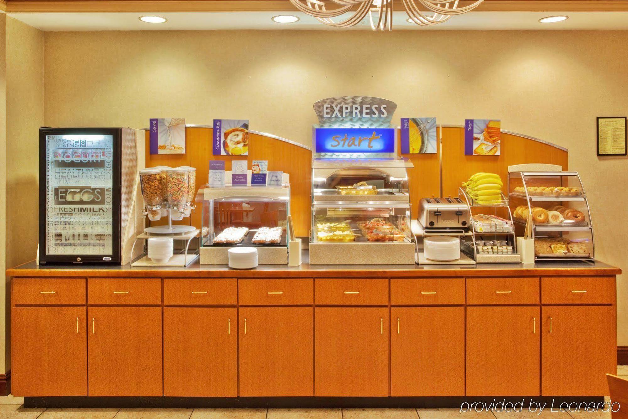 Holiday Inn Express & Suites Atlanta Perimeter Mall Hotel By Ihg Санді-Спрінгс Ресторан фото