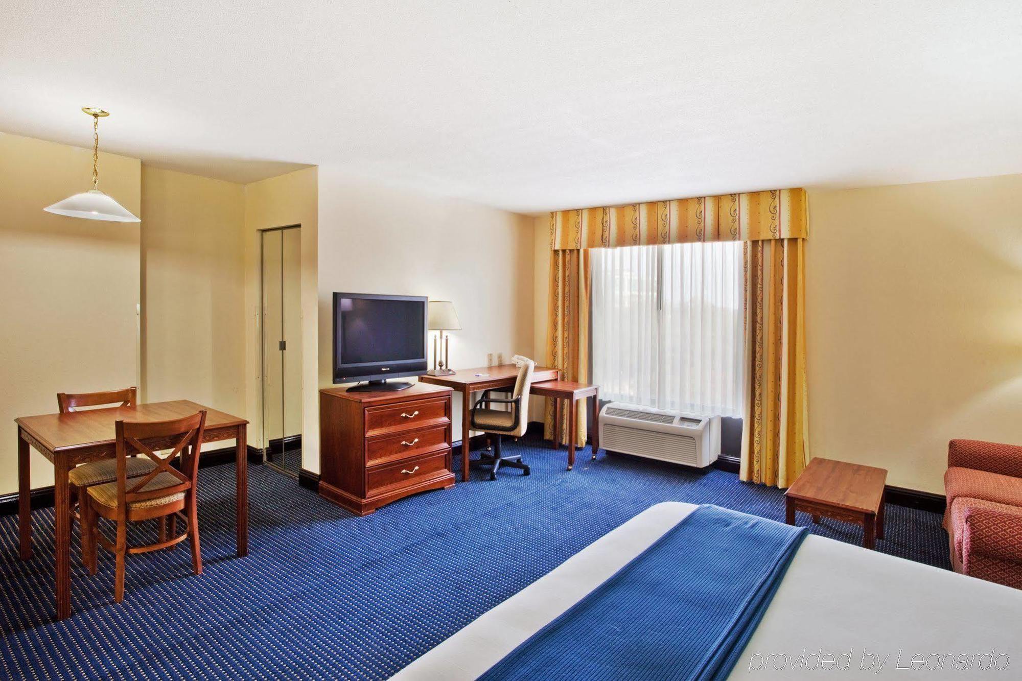 Holiday Inn Express & Suites Atlanta Perimeter Mall Hotel By Ihg Санді-Спрінгс Номер фото